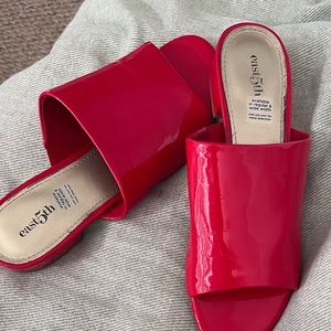 Red Mules - Open Toed